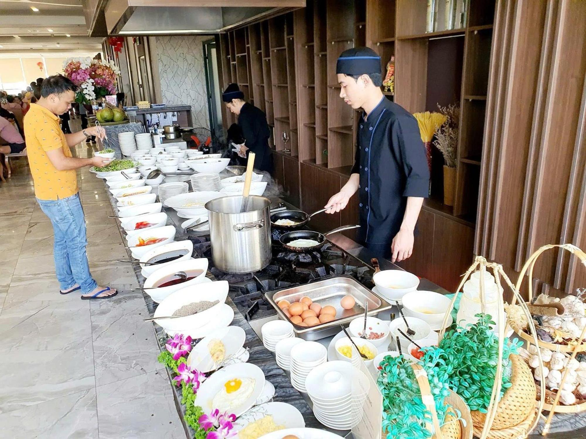 Vesna Hotel Nha Trang Esterno foto
